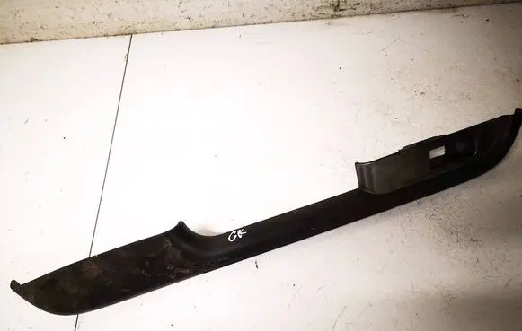 Nissan X-Trail T30 Front door window switch trim 829498h300x