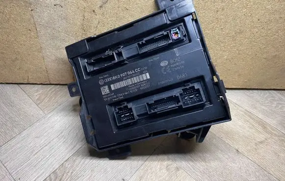 Audi A4 S4 B8 8K Comfort/convenience module 8K0907064CC
