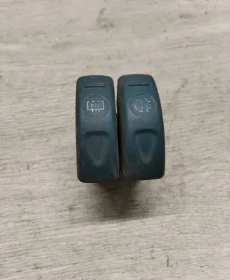 Renault Twingo I Windscreen/window heater switch 843212
