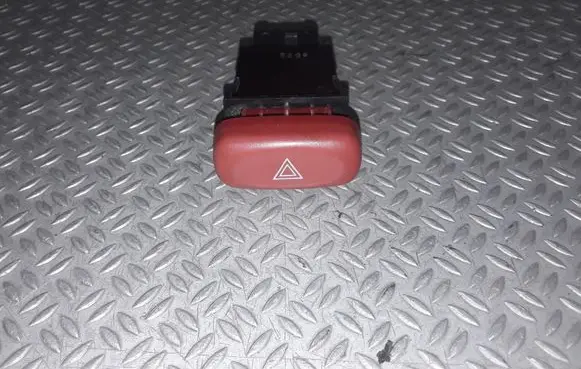 Suzuki Grand Vitara I Hazard light switch