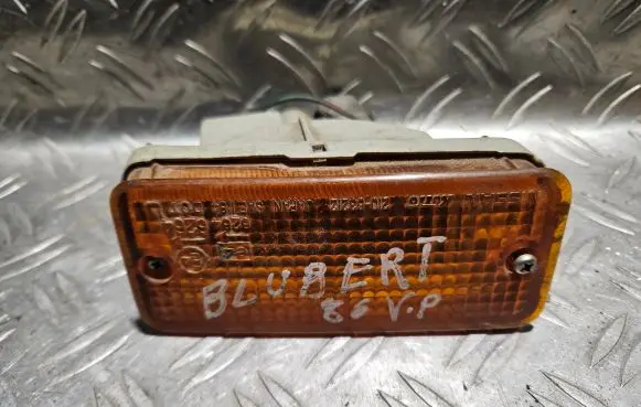 Nissan Bluebird Front bumper turn signal 21063212