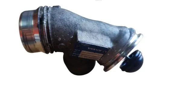 Volvo S90, V90 Turbo air intake inlet pipe/hose 31431981