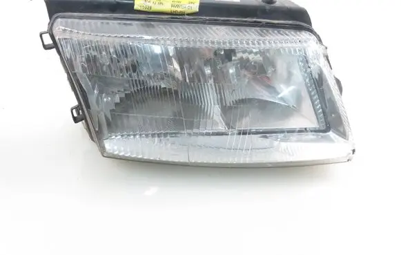 Volkswagen PASSAT B5 Headlight/headlamp 