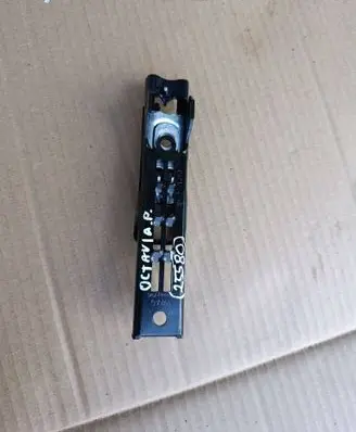 Skoda Octavia Mk4 Seat belt height adjuster 565857819A