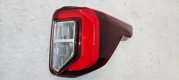 Ford Explorer VI Rear/tail lights LB5B-13404-A
