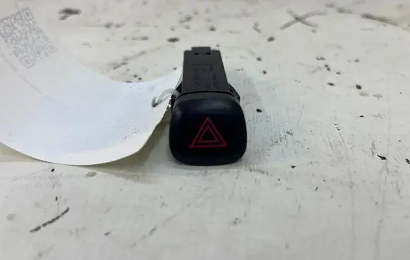 Volvo V40 Hazard light switch 9123682