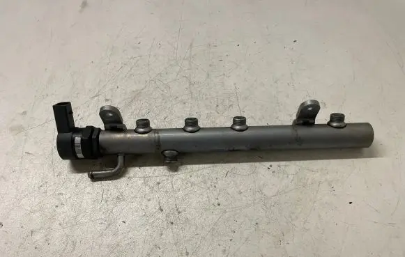 Mercedes-Benz E W211 Fuel main line pipe A6420700495 A6110780449