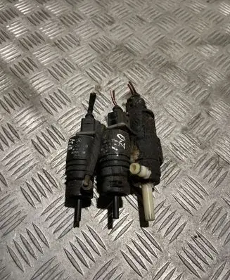 Mercedes-Benz E W211 Windscreen/windshield washer pump