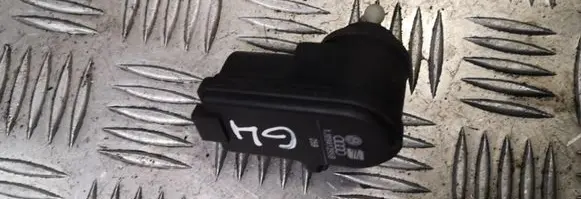 Headlight level adjustment motor
