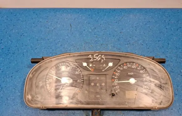 Renault Laguna II Speedometer (instrument cluster) 8200218861