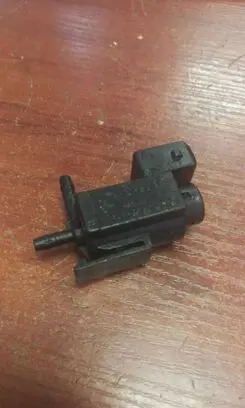 Vacuum valve