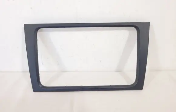 Radio/GPS head unit trim