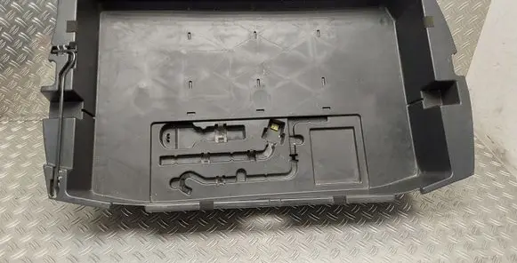 Toyota Prius (XW20) Glove box in trunk 