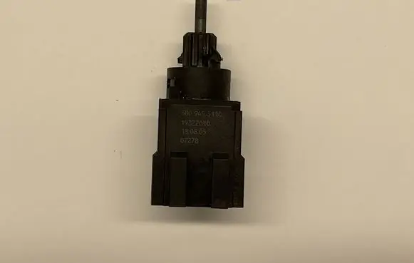 Volkswagen Golf IV Brake pedal sensor switch 3B0945511C 07278 19322010