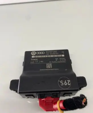 Volkswagen Golf V Gateway control module 1K0907530E 1K0907951