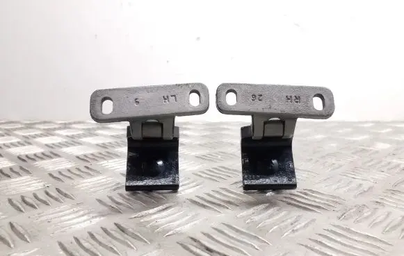 Audi Q3 8U Tailgate/trunk/boot hinge 8U0827299 8U0827300