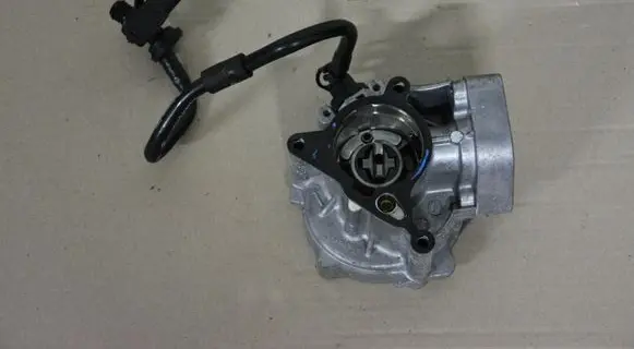 Audi A3 S3 8V Vacuum pump 06L145100B 5Q0906207
