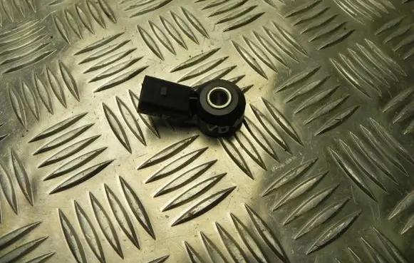 Audi A1 Detonation knock sensor 030905377D VD10433