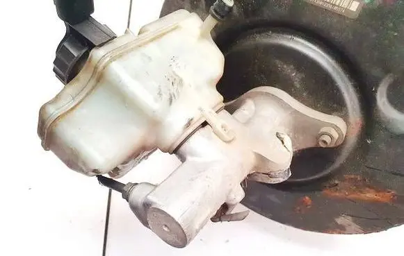 Volkswagen Touran I Master brake cylinder 03350886351