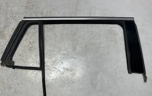 Opel Insignia A Rear door glass trim molding 13243092 565740102 13464468