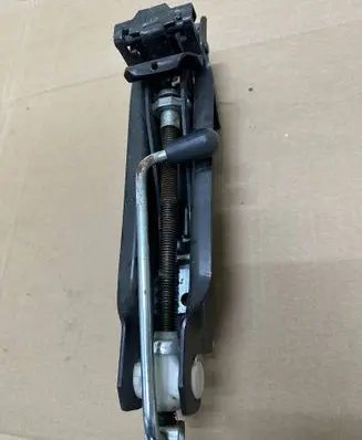 Volkswagen Touran I Lift Jack 1T0011031D