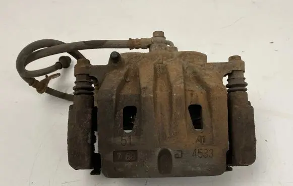Toyota RAV 4 (XA40) Front brake caliper 4533