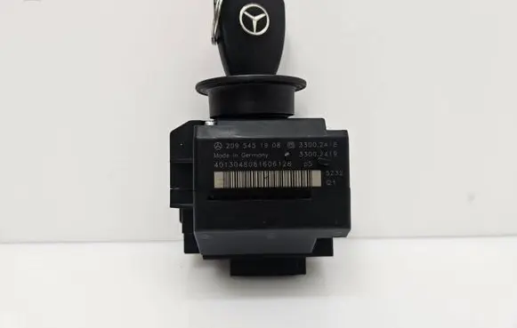 Mercedes-Benz C W203 Ignition lock 2095451908 33002419 33002418