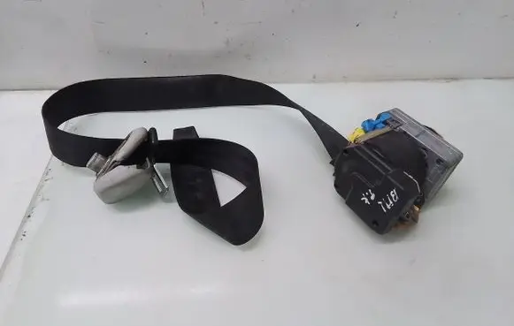 Volkswagen New Beetle Front seatbelt