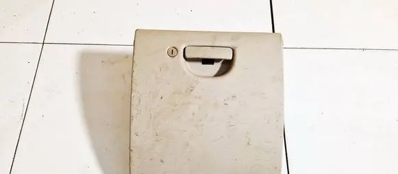 Glove box
