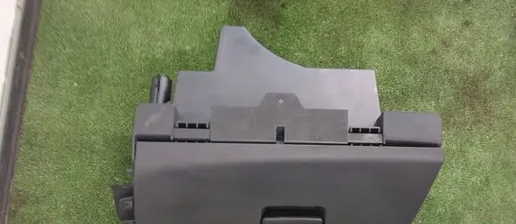 Opel Astra K Glove box 39046539
