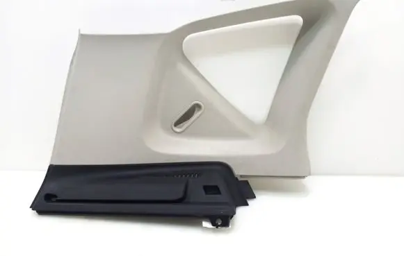 (D)pillar trim (top)