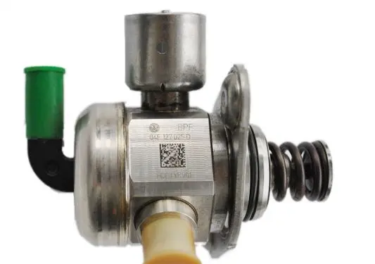 Skoda Octavia Mk3 (5E) Fuel injection high pressure pump 04E127025D