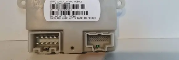 Chrysler Town u0026 Country V Sliding door control unit/module P68079910AB TRD303005234