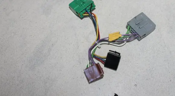 Volvo S60 Sound system wiring loom 