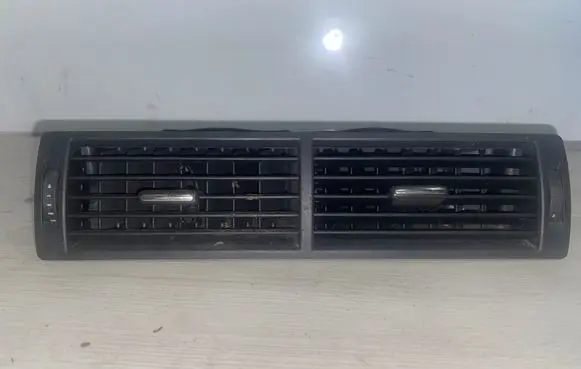 Audi A4 S4 B7 8E 8H Dash center air vent grill 8E0820951H