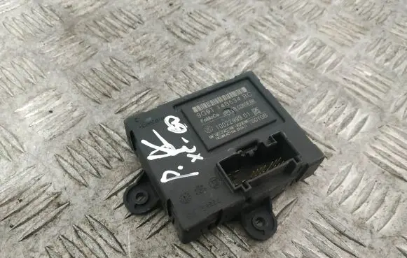 Volvo XC60 Door control unit/module 1002299901