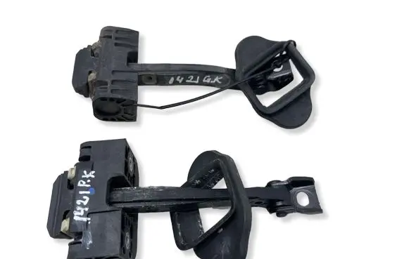 BMW 1 F20 F21 Front door check strap stopper 7311337 7311338