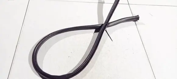 Audi A4 S4 B5 8D Rubber seal front coupe door 