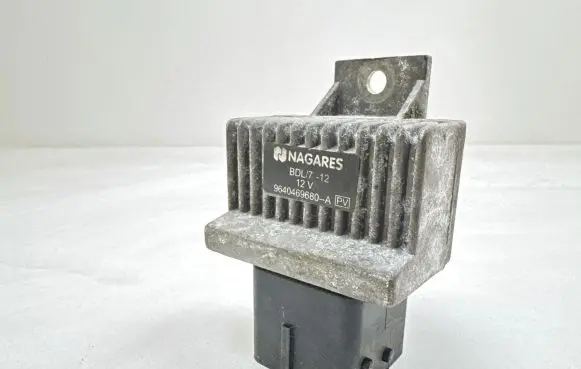 Renault Scenic II - Grand scenic II Glow plug pre-heat relay 9640469680A