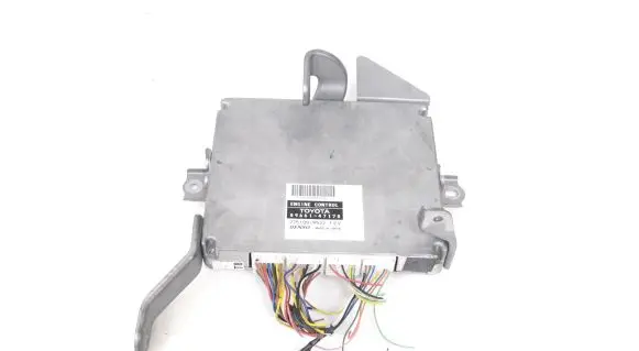 Toyota Prius (XW20) Engine control unit/module 8966147170 2751009522