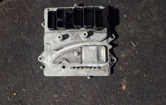 BMW 3 F30 F35 F31 Engine control unit/module ECU 8600449 170194967