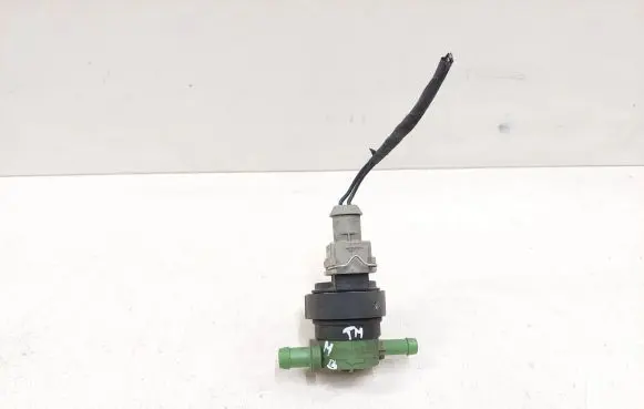 Mercedes-Benz CLC CL203 Vacuum valve A0004706593
