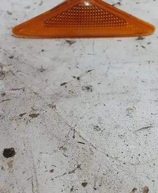 Front fender indicator light