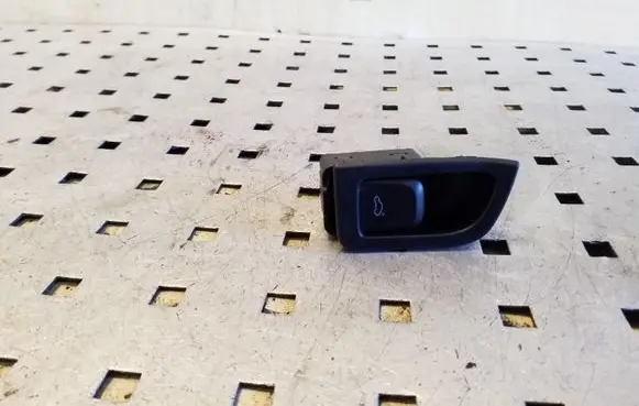 Audi A5 8T 8F Tailgate opening switch 8T2959830