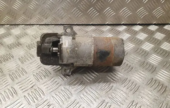 Mazda 5 Starter motor M000T90981 L813