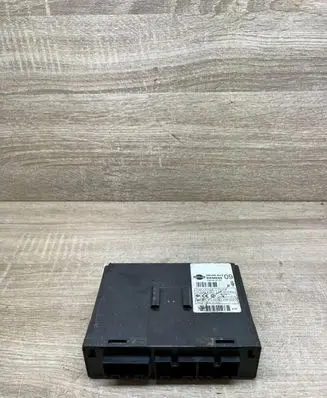 Nissan Primera Comfort/convenience module 28596AV309 5WK48127
