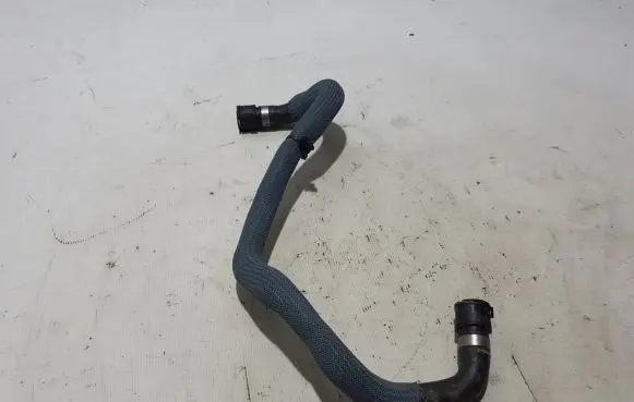Gearbox oil cooler pipe/hose