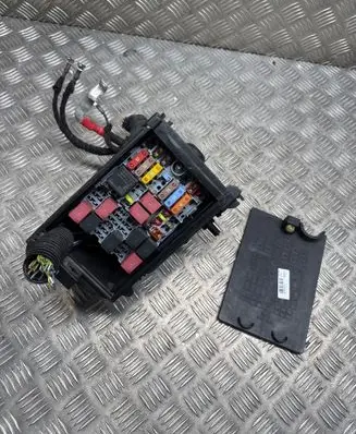 Fiat 500X Fuse module 9070281144 51987784