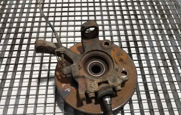 Volkswagen Transporter - Caravelle T4 Front wheel hub spindle knuckle