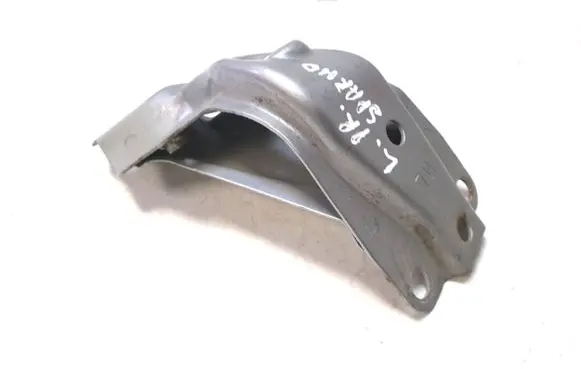 Toyota Hilux (AN120, AN130) Fender mounting bracket